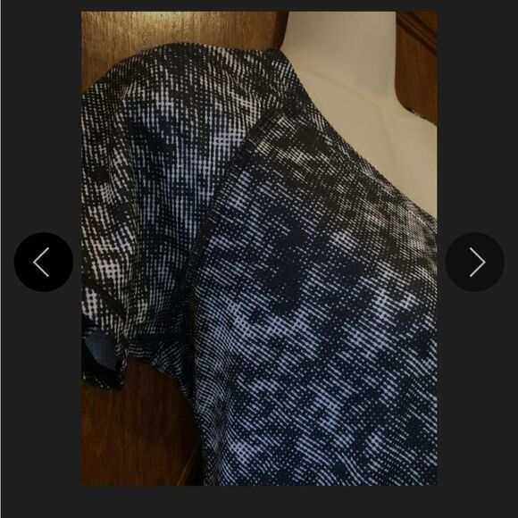 NWT UNDER ARMOUR T SHIRT - Picture 3 of 6